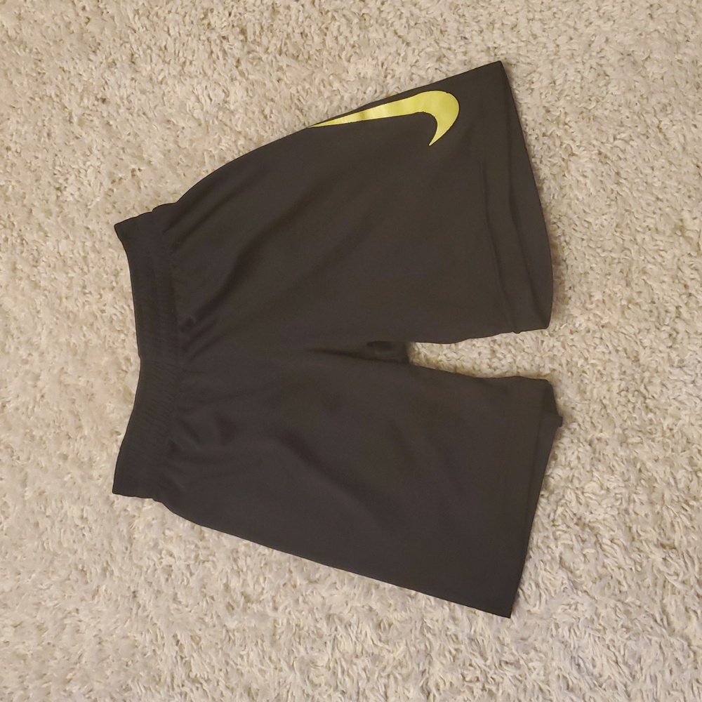 5 For $25 Nike Dri Fit Kids Athletic Shorts Size Medium 6 Black‎